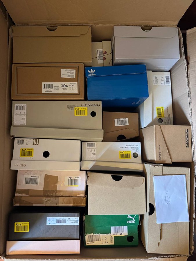 Karton butów Fresh Stock
